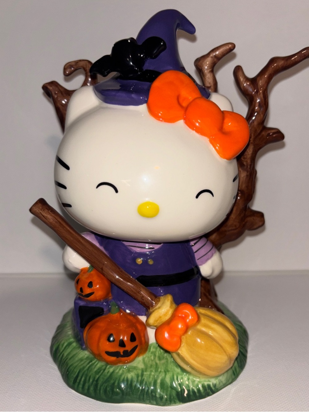 Hello Kitty Halloween Witch Figurine - White, Purple & Orange
